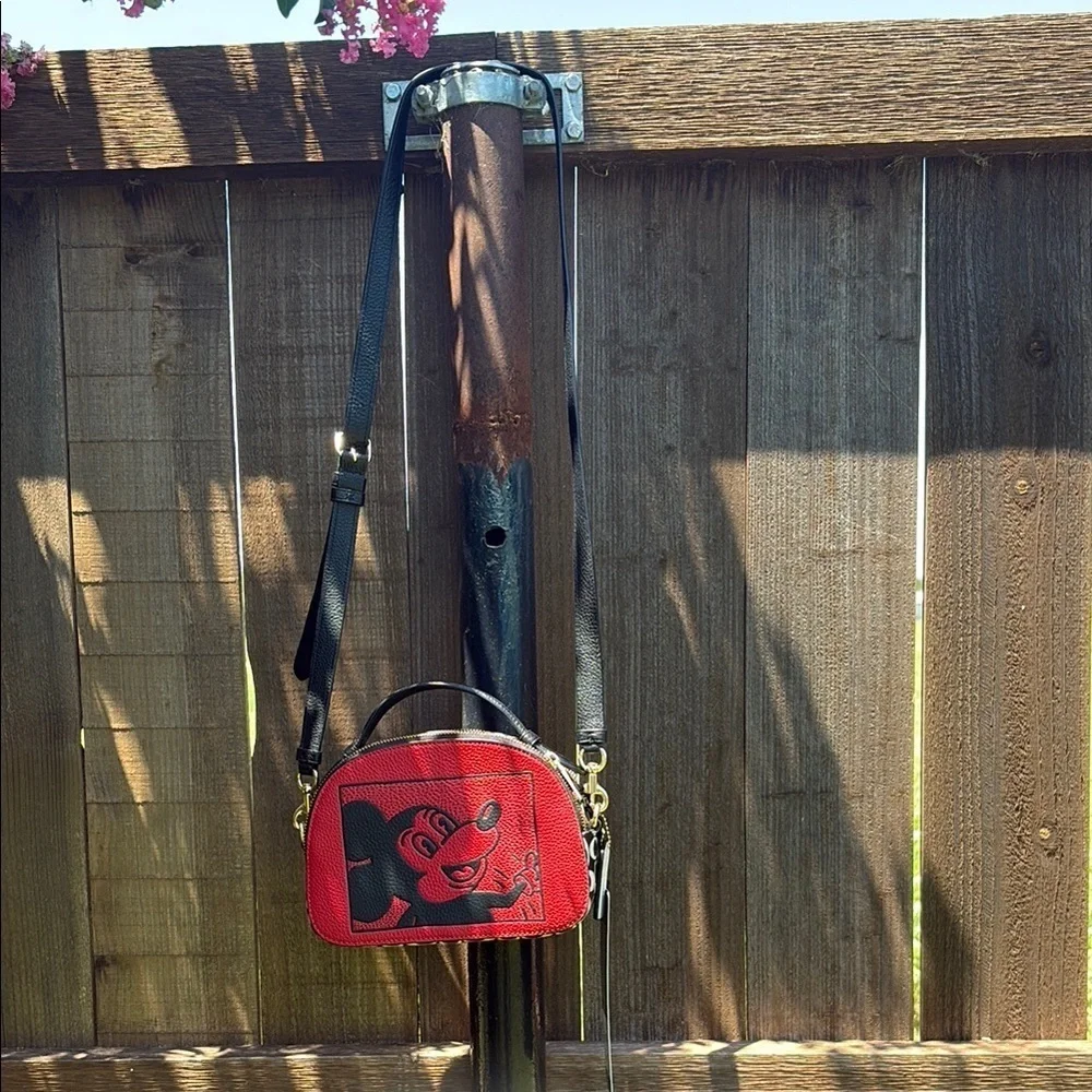 Limited Edición Disney Coach Crossbody Bag in Red and Black with Stylish Design